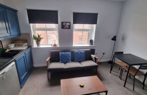 Broadstone Apartment | Central 1BDR City Pad Shop and Stroll