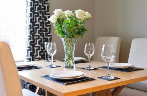Tillicoultry Apartment | Central 2 Bed Stylish Flat Sleeps 4