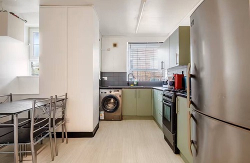 Elephant and Castle Apartment | Central London 2BR APT, Ideal for Work & Family, Walk to London Bridge & Eye