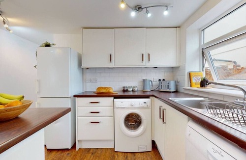 Cathays Apartment | Central & Modern | Fast WIFI | 5 Min to Centre