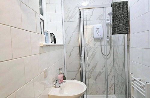 Bridgend Apartment | Charming 1 Bedroom Apartment in Bridgend