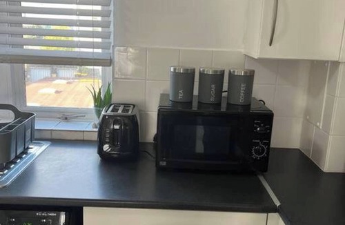 Holland Park Apartment | Charming 1-Bedroom Apartment in Central London