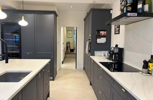 Haringey House | Charming 2BDR Garden Home in Turnpike Lane