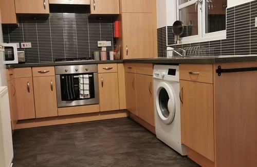 Thornaby On Tees House | Charming 4 bed retreat- can sleep up to 10/12