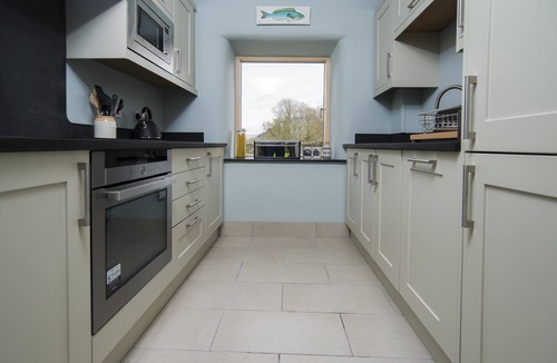 Criccieth House | Charming 5* Two Bedroom Hidden Cottage with Wood Fired Hot Tub near beaches