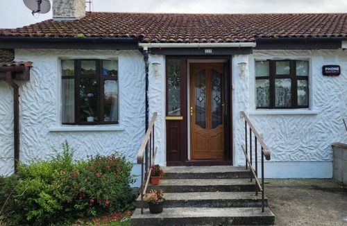 Balbriggan House | Charming & Cosy 2-bedroom bungalow in charming Balbriggan perfect for getaways