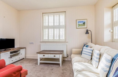Selsey House | Charming Old Coastguards Cottage - Pass the Keys
