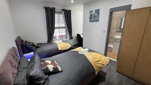 Tredegar Apartment | Chic Above Store