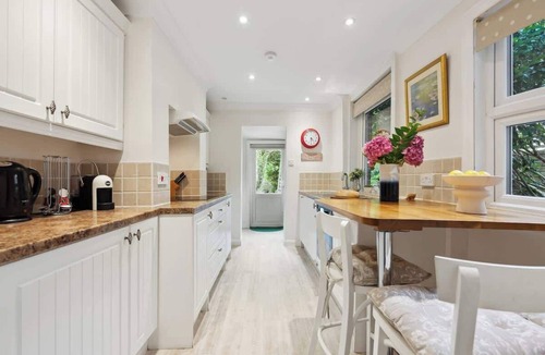 Winchester House | Chic Home w/Garden & Free On-Street Parking