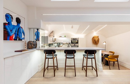 Churchill Apartment | Chic Pimlico Escape with Style & Comfort