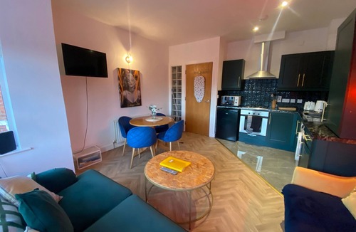 Belfast Apartment | City Apartment - Sleeps 4 & Free Parking