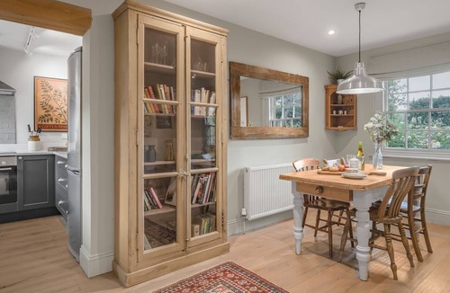 Lower Oddington Cottage | Claytons Hideaway - Countryside, Romantic 1 bed Cottage, Near Stow-on-the-Wold.