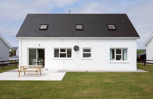 Liscannor House | Clochan Na Mara 15 (In Liscannor Village)