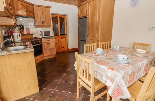 Creegh Cottage | CLOGHER COTTAGE, family friendly in Doonbeg, County Clare