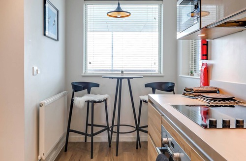Canning Town Apartment | Close to Canning Town Station, O2 Arena, Excel Centre & London City Airport.
