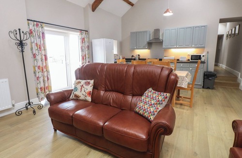 Dinas Cottage | Coetsiws