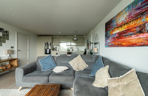 Redcliffe Apartment | Cohost Partners Stylish 2BR in Central Bristol