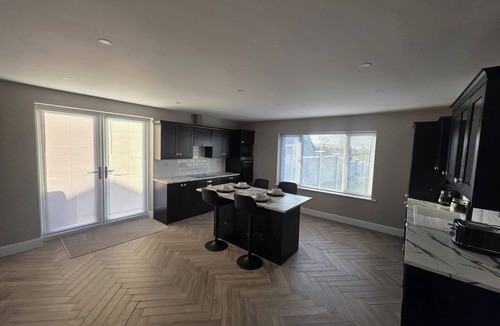 Collooney House | Collooney - House - Sleeps 6 - Parking