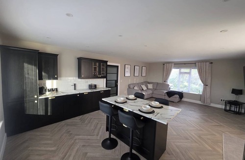 Collooney House | Collooney - House - Sleeps 6 - Parking