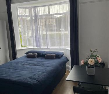 Glasnevin House | Comfort Triple Room near Airport - 1