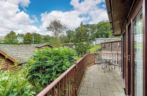 Bondgate Within Ski Chalet | Comfortable lodge with one double with en suite shower, one twin and one single.