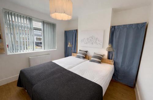 Newport House | Contractor Base Newport 3 Bed Van Parking Sleeps 5