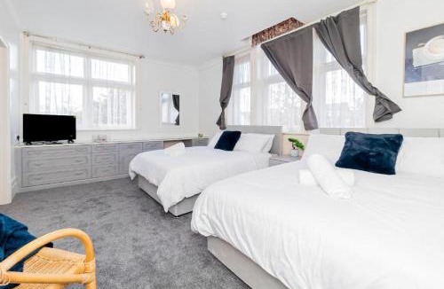 Rogerstone Hotel | Contractor Hotel Stays, Big Groups, Free Parking