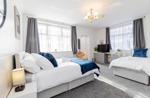 Rogerstone Hotel | Contractor Hotel Stays, Big Groups, Free Parking