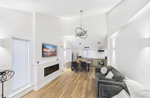 Garrykennedy Cottage | Converted Stables on Lough Derg — Harbour Pubs, Lake Walks, Near Shannon Airport
