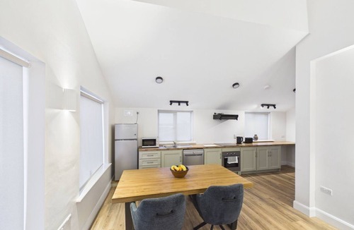 Garrykennedy Cottage | Converted Stables on Lough Derg — Harbour Pubs, Lake Walks, Near Shannon Airport