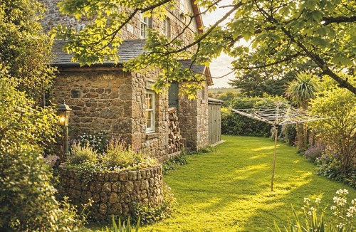 St Ives House | Cornish Farm House, with stunning gardens, and parking for 3 cars
