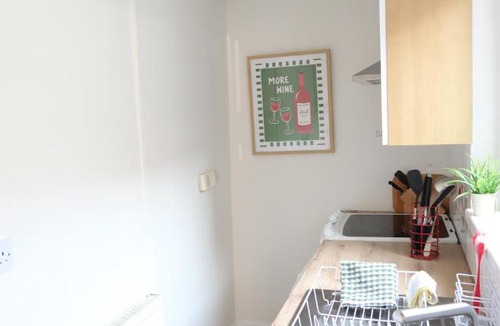 Newtownabbey House | Cosy 2 Bed Home Near Belfast 15 mins to airport