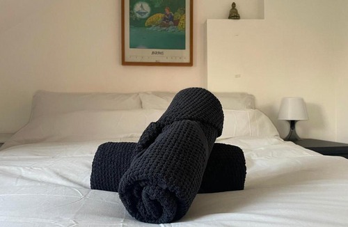 Waterford House | Cosy 2 Bed House 15-Min Walk to City