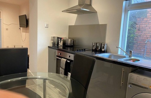Bridgend Apartment | Cosy 2 Bed Flat 1 in Bridgend
