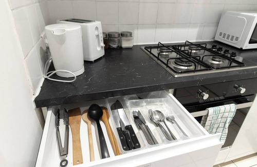 Charlton Apartment | Cosy 2BD Garden Flat - FREE PARKING - Near O2, Excel, City Airport