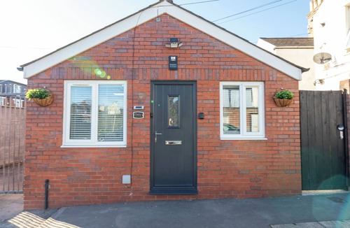 Grangetown House | Cosy Central Cardiff Bungalow