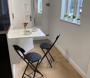 Waddon House | Cosy Home STUDIO