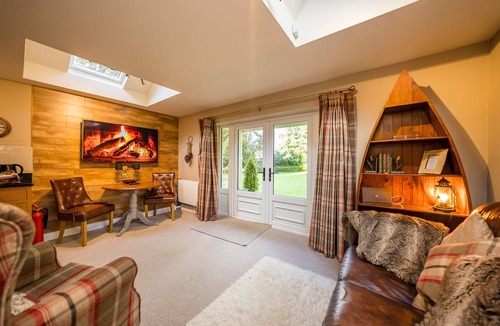 Henryd Cottage | Cosy retreat for Two with Mountain and Garden Views | Porthdy-Glyn-Isa