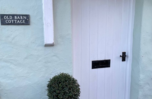 St. Florence Cottage | Cosy rural cottage, near incredible Pembrokeshire beaches