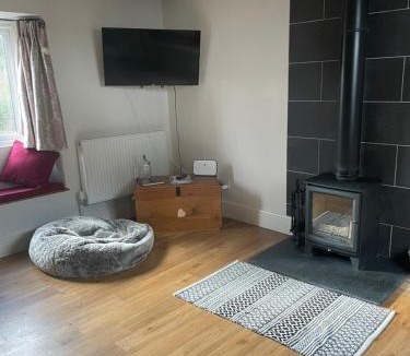 Ozleworth House | Cotswold Coombe Cottage
