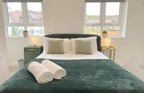 Stroud House | Cotswolds-Stroud-Large 9 Bed Home-Sleeps 20-Work or Leisure