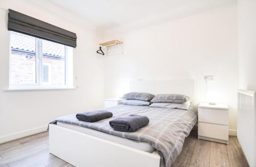 York House | Cottage 3 - Ukc3180