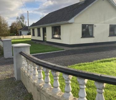 Gurteen Apartment | Country bungalow
