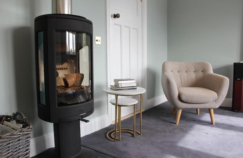 Kildare Apartment | Country home with a Pub, Restaurant & Brewery onsite !