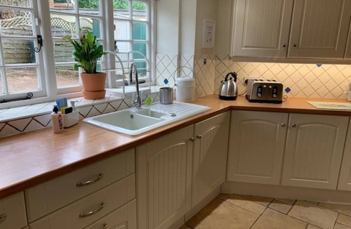 Fenny Bridges Cottage | Countryside Cottage, perfect for family and friends, complete with hot tub