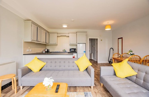 Galway Apartment | Cozy 2-Bedroom Apartment in Galway