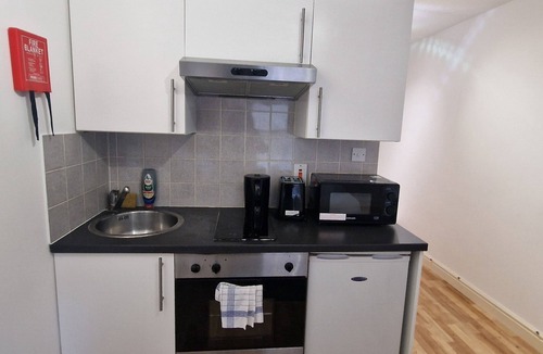 Camberwell Apartment | Cozy Living Studio at Camberwell, Zone 2