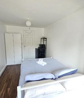South Bermondsey House | Cozy Private Ensuite Room in Central London-Near London Bridge
