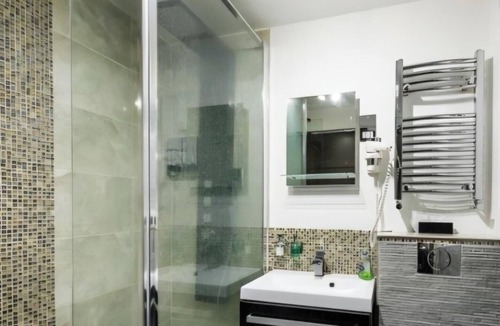 Churchill Apartment | Cozy studio, close to Victoria. And Thames