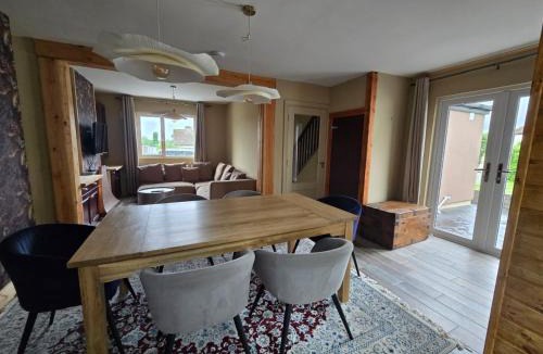 Athlone Apartment | Cozy Town house
